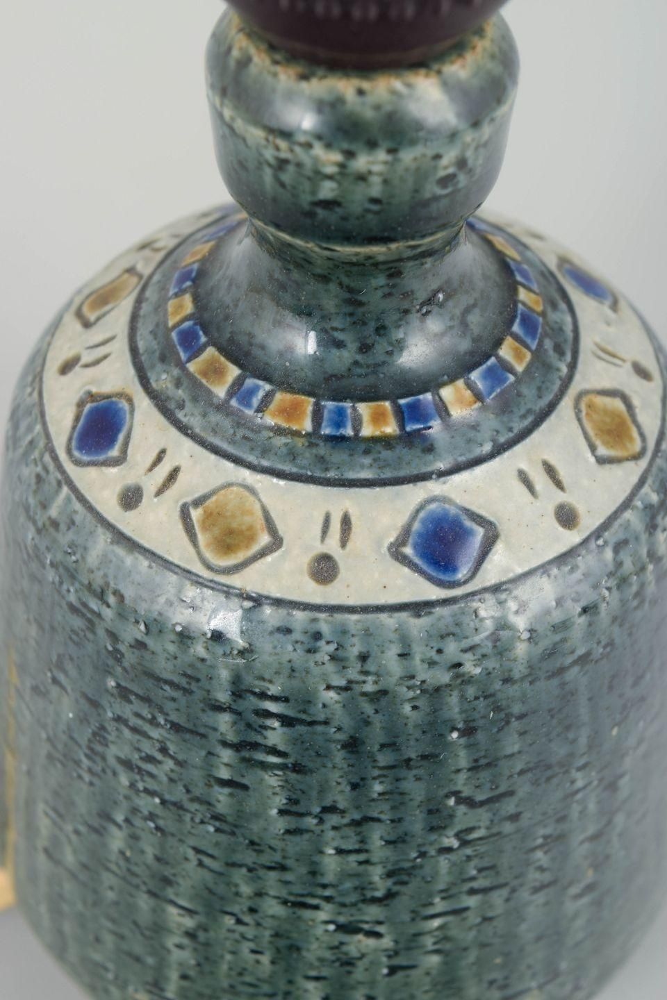 Yngve Blixt, Höganäs. Stoneware Tafellamp met Gestructureerd Oppervlak en Groene Glazuur photo for sale