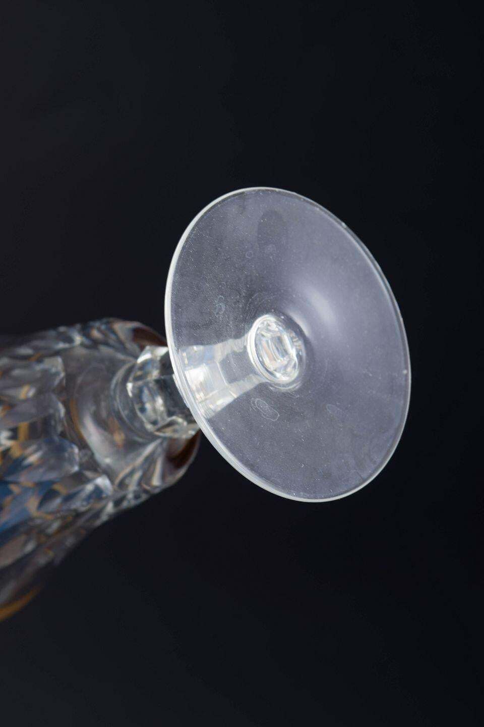 Artemisia. Cinq verres à vin rouge en cristal avec décoration en or 24 carats. photo Décoration