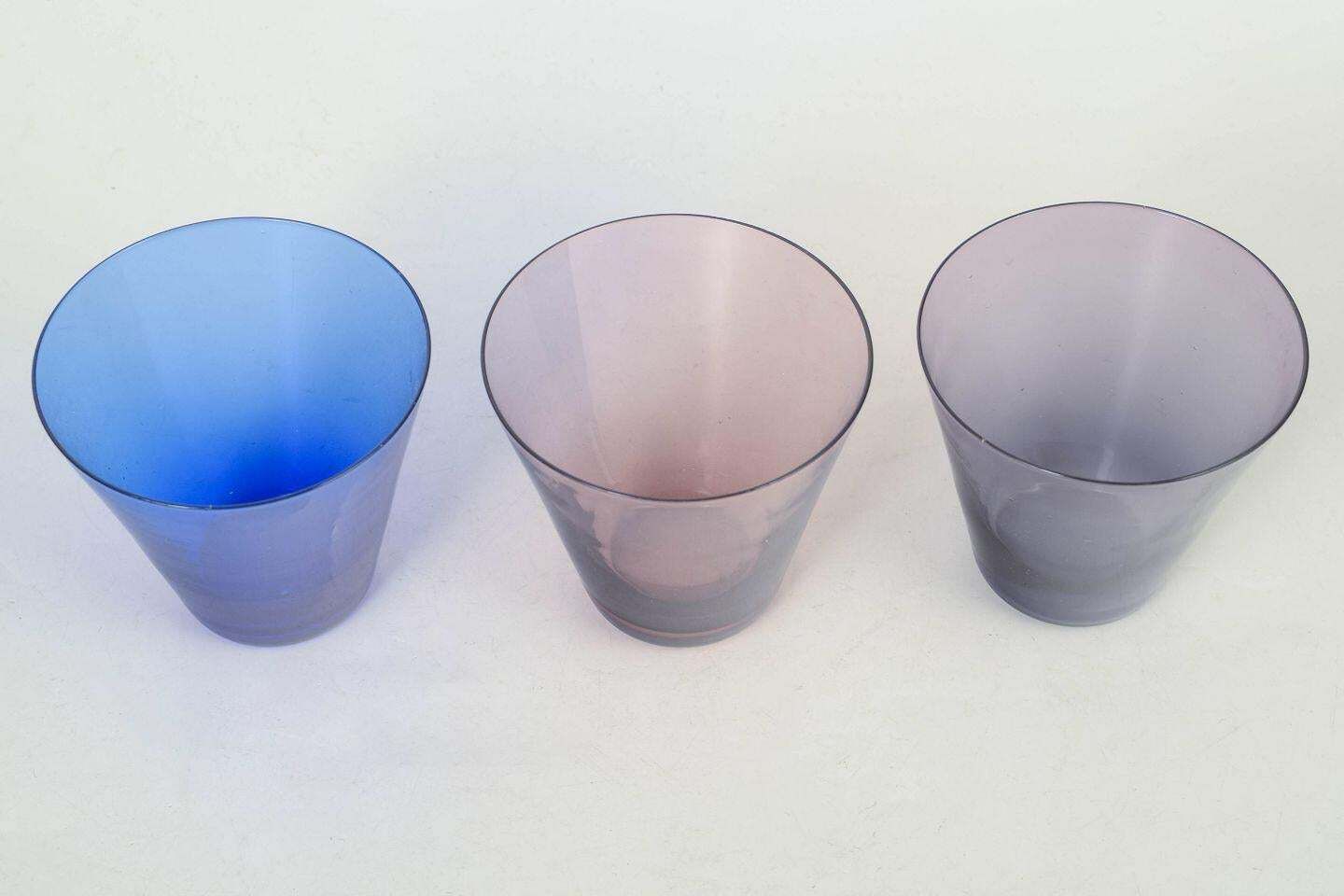 Kaj Franck voor Nuutajärvi Notsjö. Set van drie kleine "Kimara" glazen. Mod. 2744 photo furniture