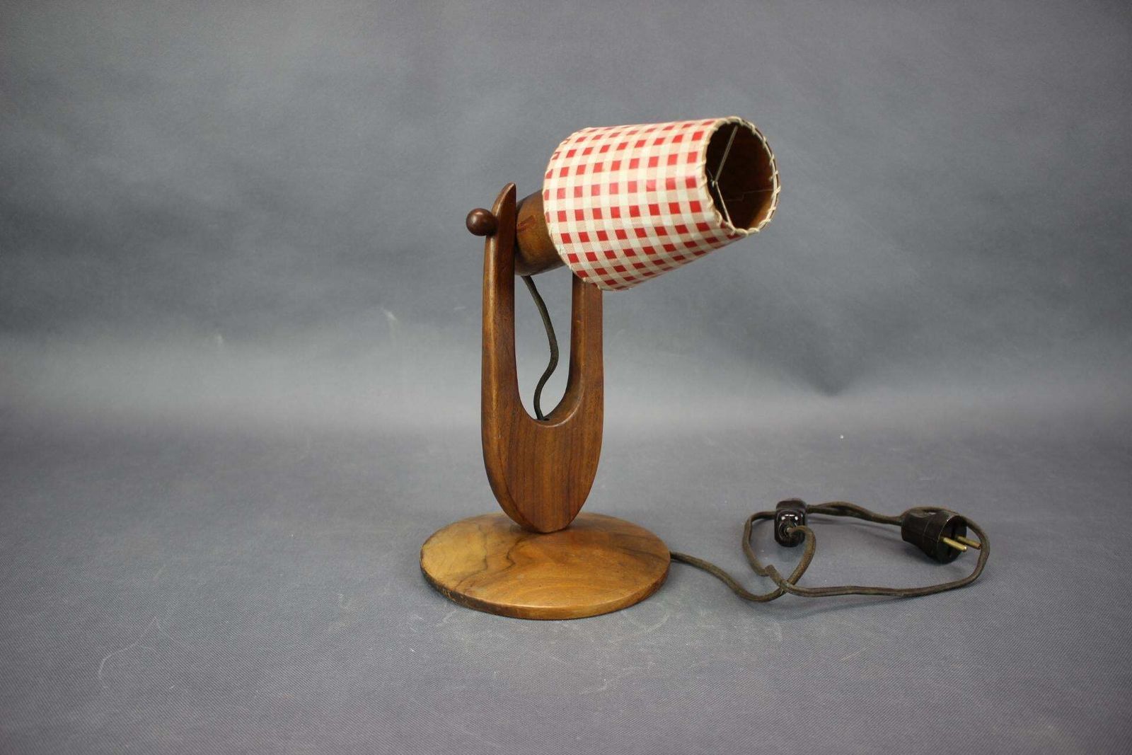 Mid-Century verstelbare houten tafellamp met geblokte kap, Tsjecho-Slowakije, 1 photo furniture