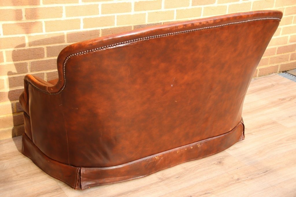 880.0 Wade Vintage Chesterfield Sofa photo