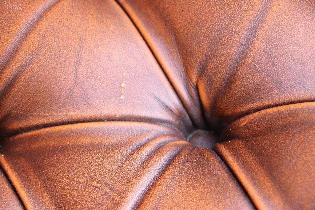 photo buy Wade Vintage Chesterfield Sofa