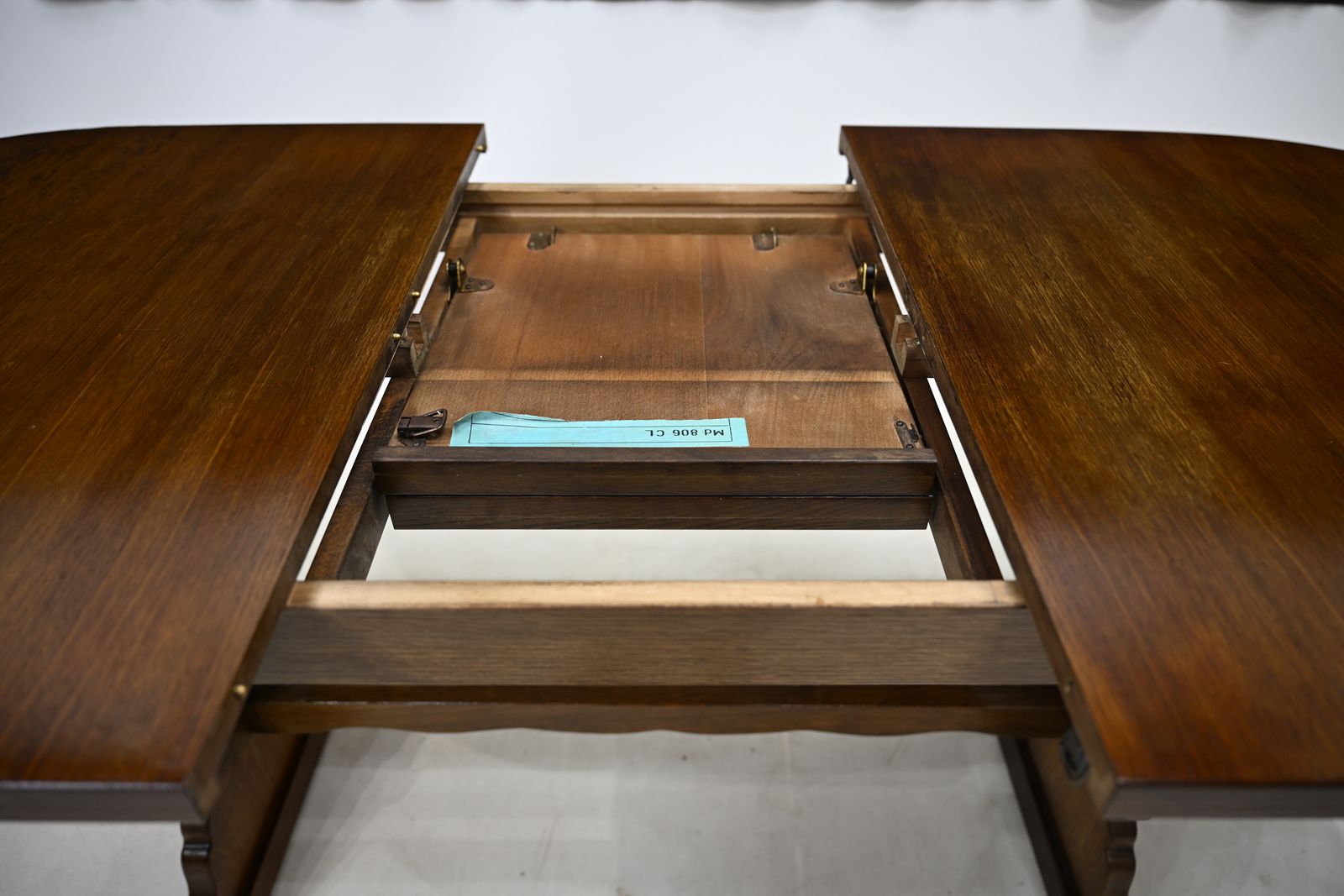 photo buy Old Charm Style Extending Dining Table Seats 6 To 8 Places Free Uk Delivery