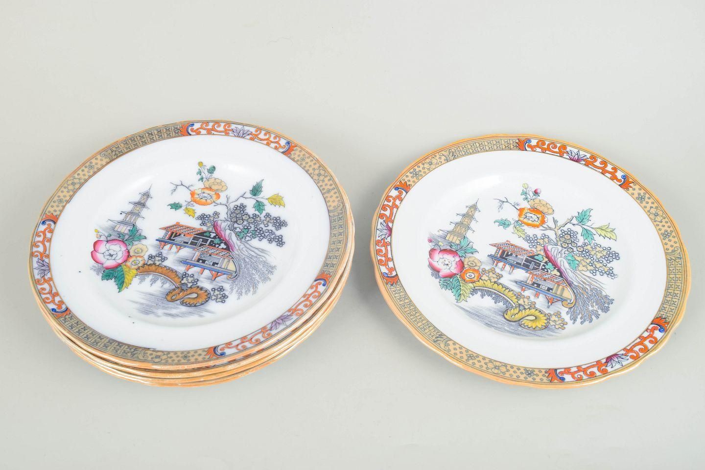 Cinq assiettes plates Rörstrand en faïence, série « Japan », Suède, début du XXe siècle photo furniture