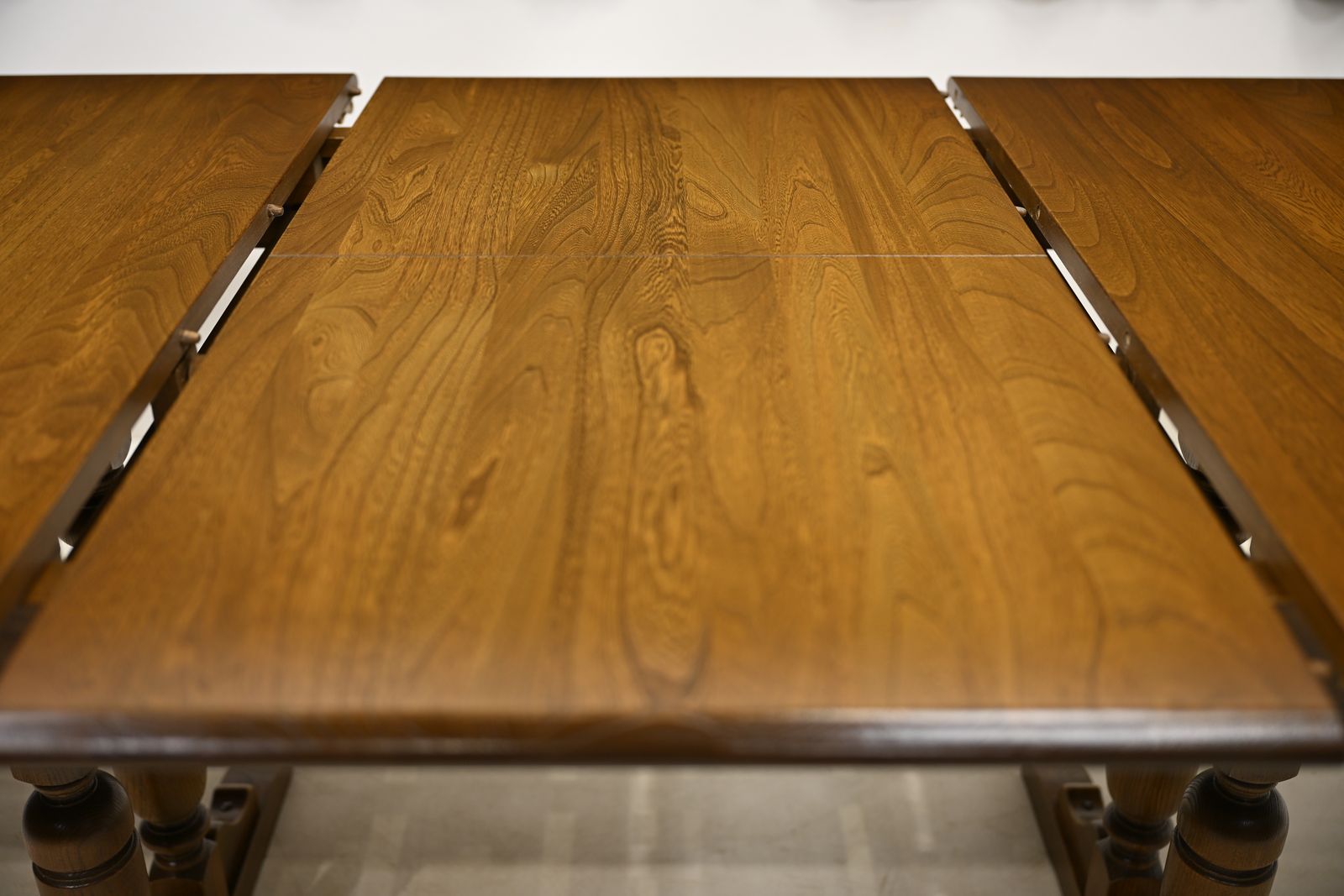photo for sale Ercol Dorchester Extending Dining Table Golden Dawn Seats 6 8 Free Uk Delivery