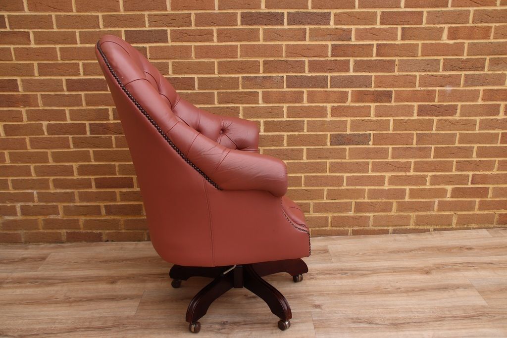 Chesterfield Directors Chair photo vinterior