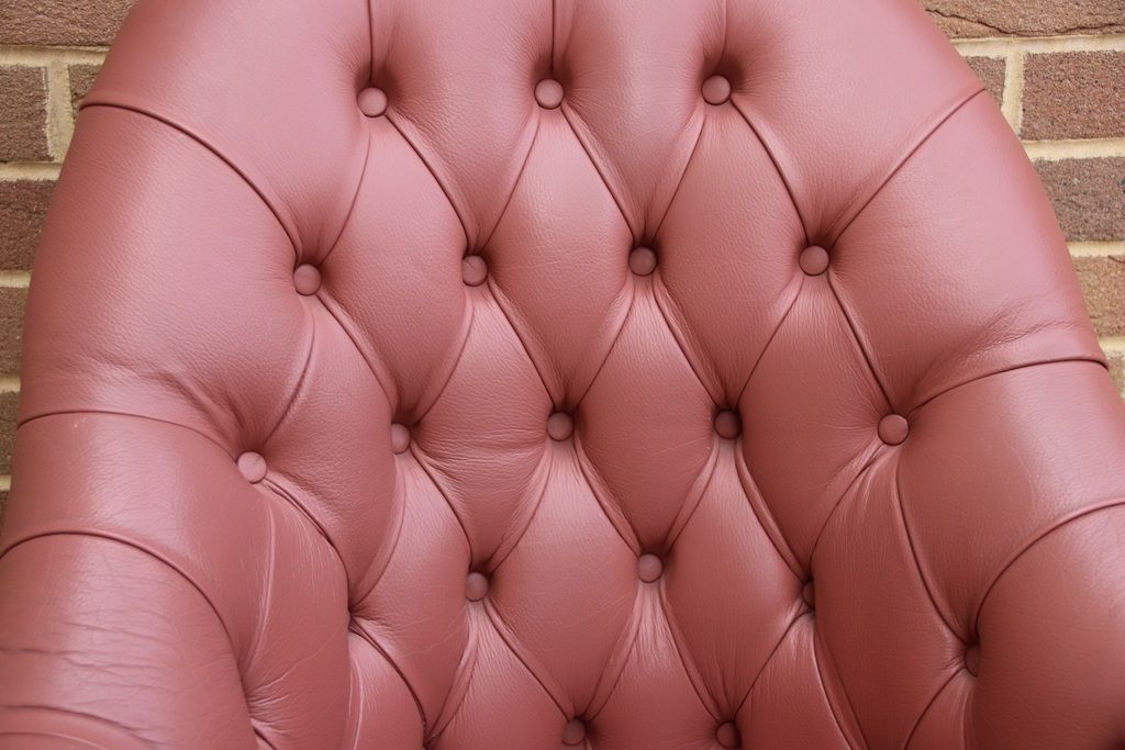 675.0 Chesterfield Directors Chair photo