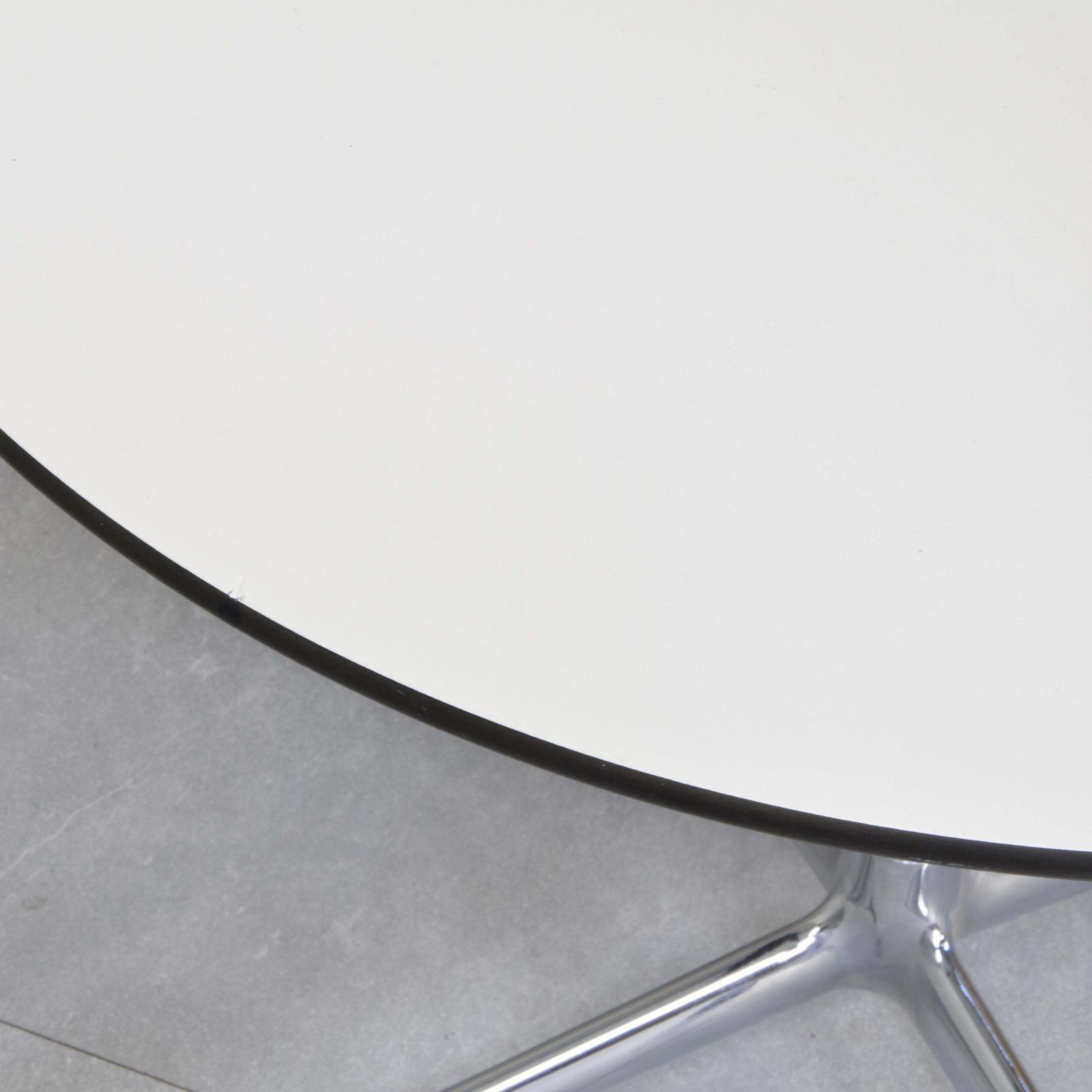 Charles & Ray Eames For Vitra Contract Round Table 1980s photo vintage
