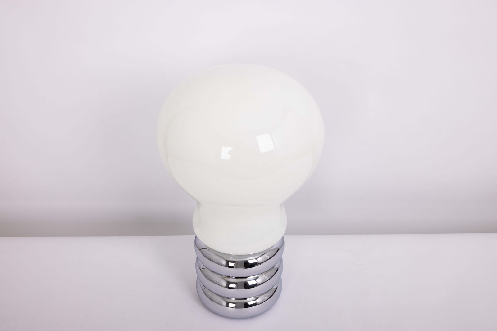 1 van 3 – Mid-Century Modern Duitse Giant Bulb van Ingo Maurer, jaren 1960 photo Verlichting