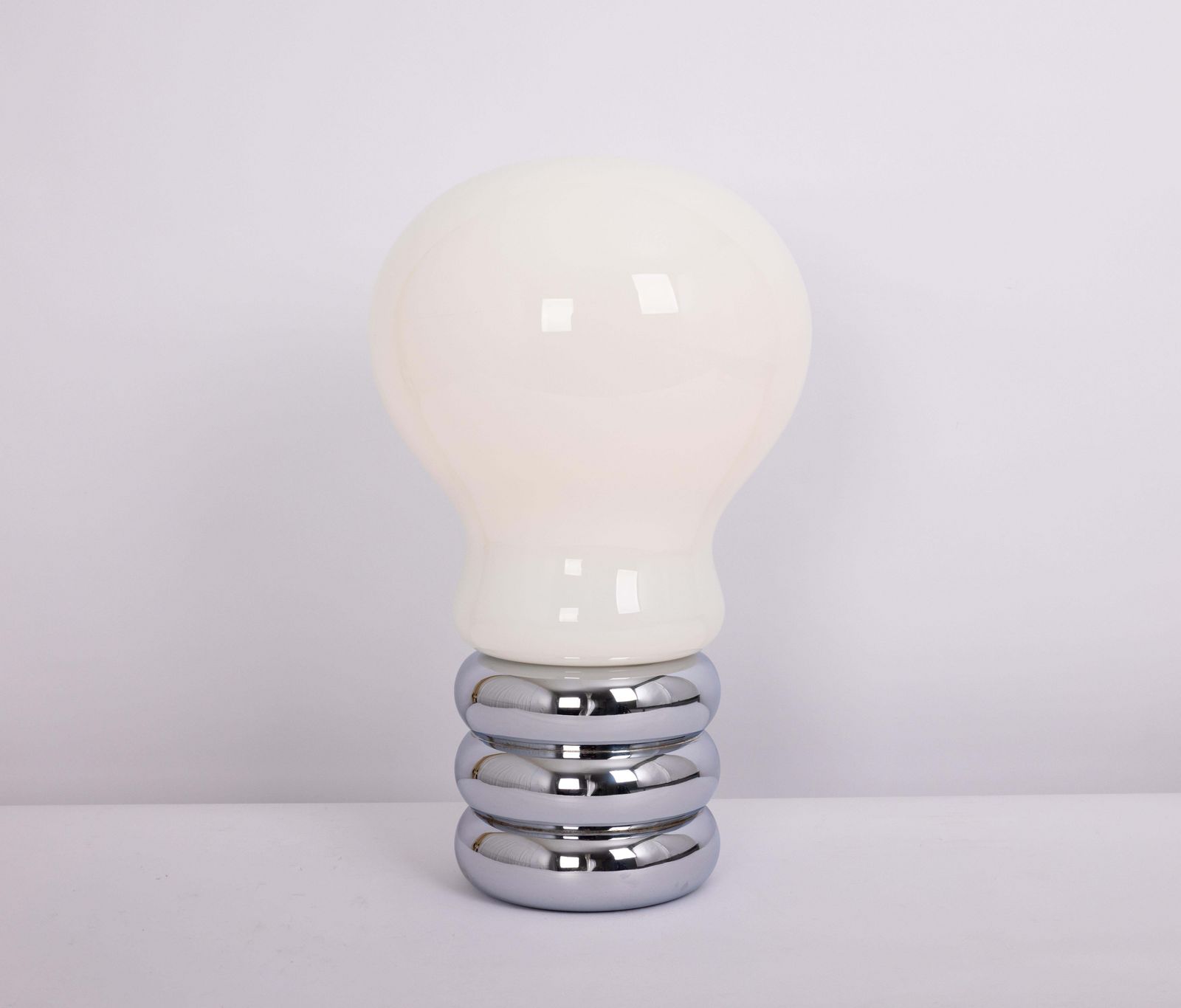 1 van 3 – Mid-Century Modern Duitse Giant Bulb van Ingo Maurer, jaren 1960 photo 3611.0
