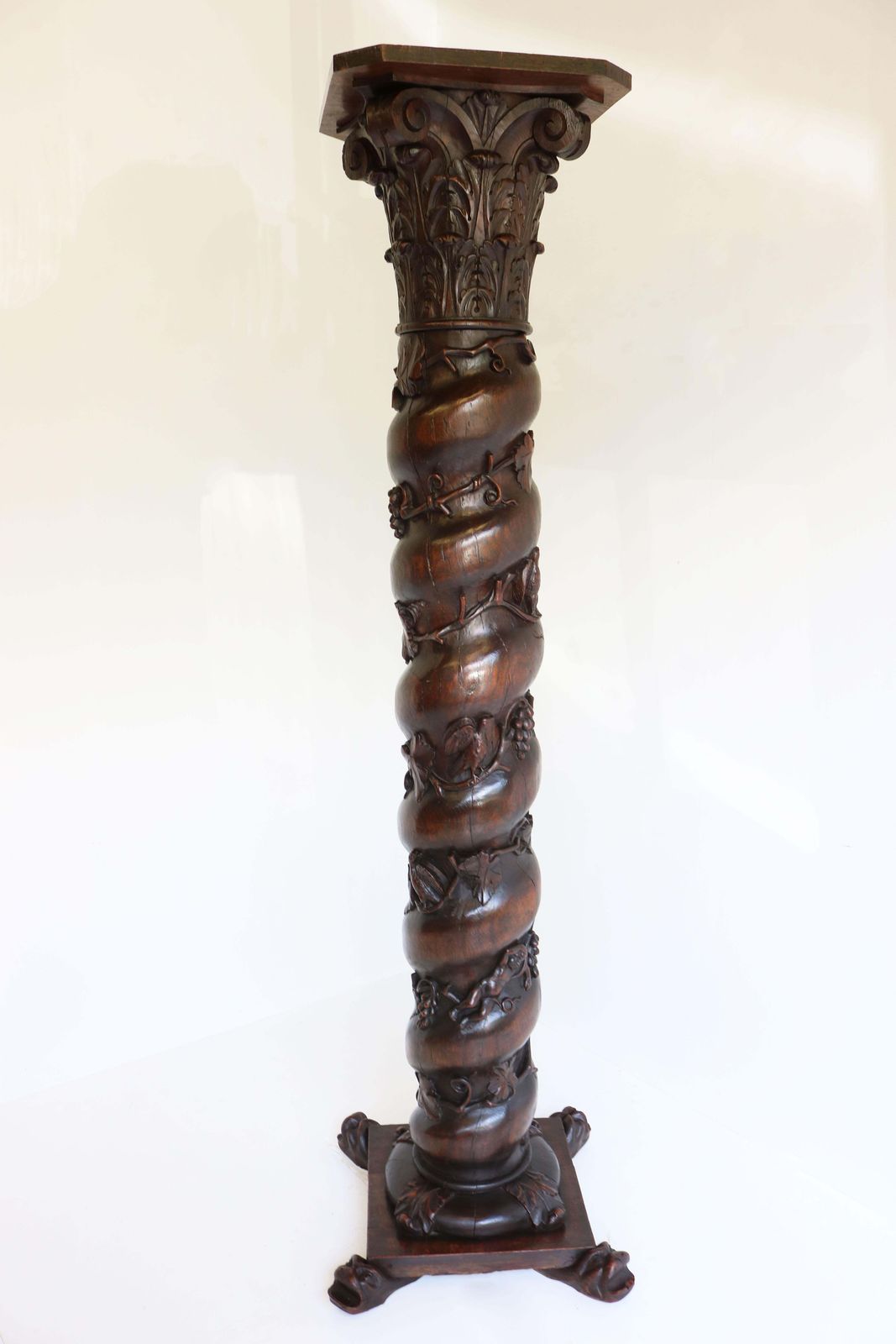 Colonne / piédestal d'époque Renaissance en chêne massif, XIXe siècle, style Black Forest photo 4232.0