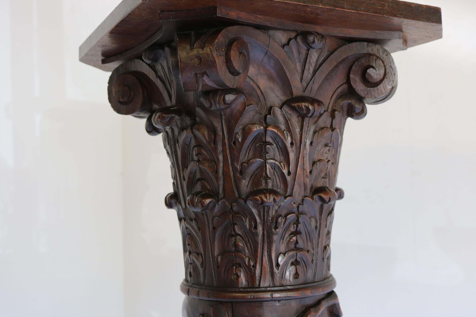 photo vintage Colonne / piédestal d'époque Renaissance en chêne massif, XIXe siècle, style Black Forest