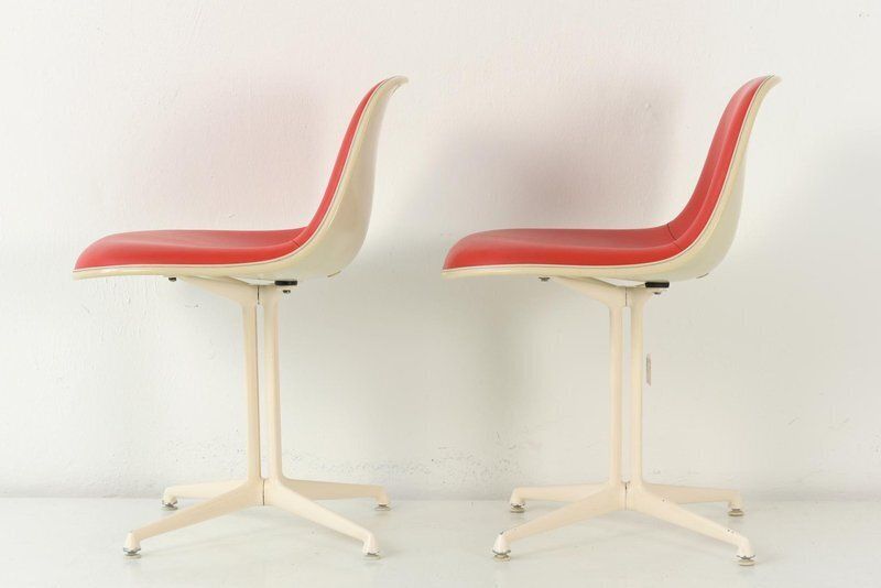One Chair By Charles & Ray Eames, 1965 photo furniture
