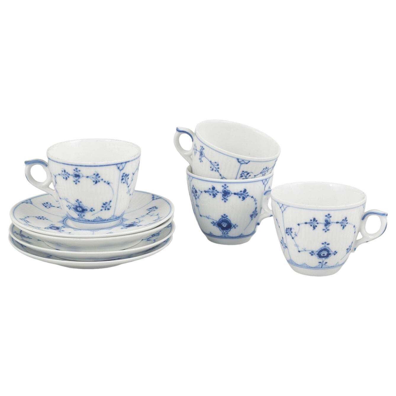 Royal Copenhagen, Blue Fluted Plain. Set van vier koffiekopjes met schoteltjes.