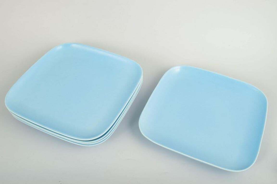 Höganäs Keramik, cinq assiettes plates carrées en glaçure turquoise, fin du XXe siècle photo Décoration