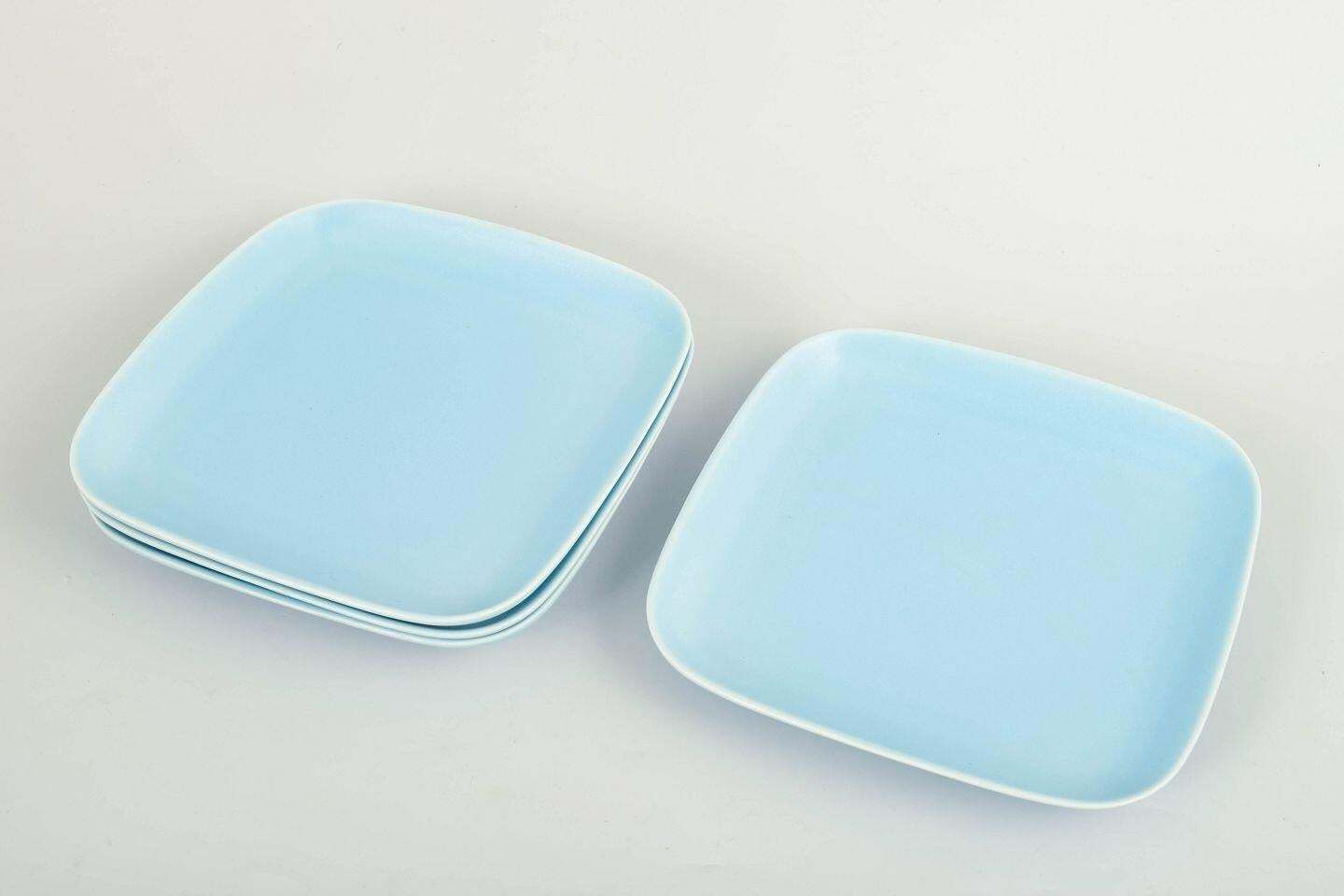 Höganäs Keramik, quatre assiettes plates carrées en glaçure turquoise, fin du XXe siècle photo furniture