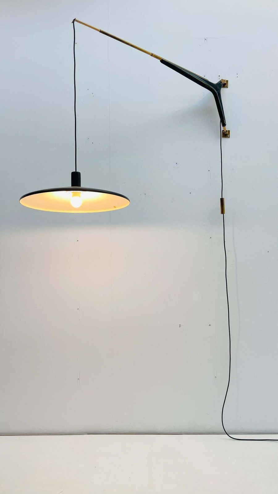 Stlinovo Adjustable Wall Lamp photo furniture