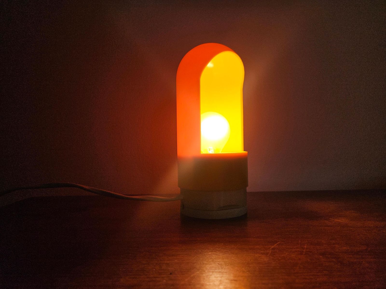 photo for sale Zeldzame mid-century Space Age tafel- of wandlamp 'Astronaut', Italië, jaren 1970.