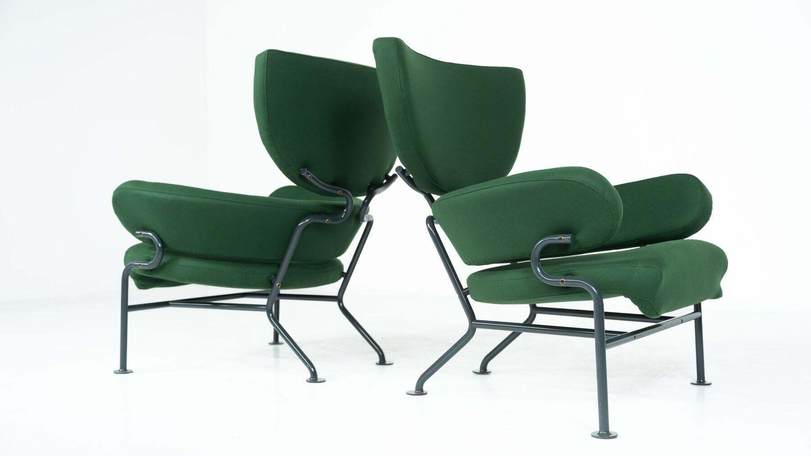 photo vintage Pair Of Armchairs " Tre Pezzi" Mod. Pl19 By Franco Albini And Franca Helg, 1950s
