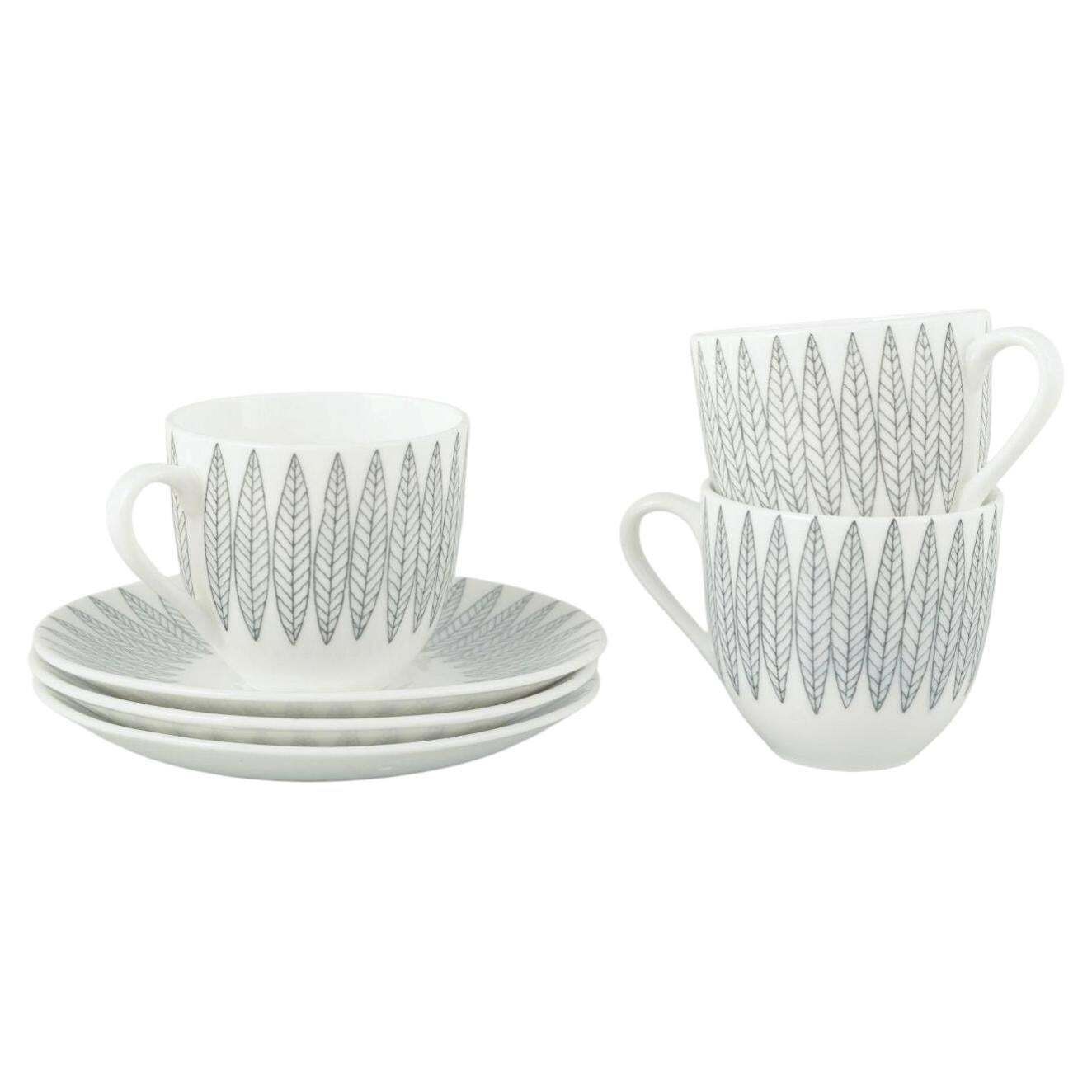 Stig Lindberg, Gustavsberg. Drie Faience Kopjes Met Schotel. Grijs 'Salix' Patroon