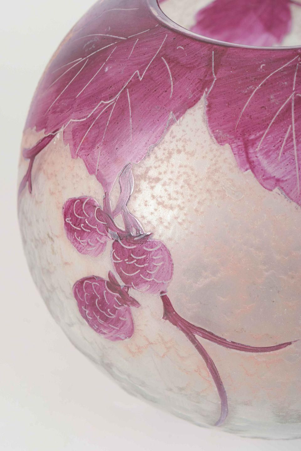 Vase en verre artistique Art Nouveau, Légras, France, aux feuilles et fleurs, années 1930. photo Décoration