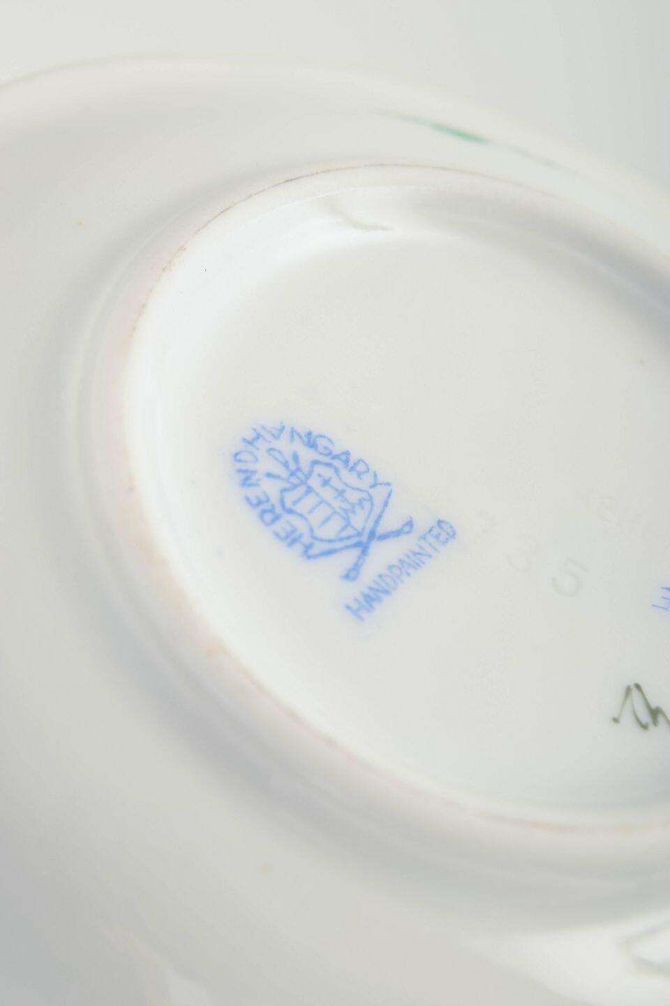 Herend, Hongarije. Porseleinen set van 2 demitasse-kopjes met schoteltjes, midden 20e eeuw. photo Woonaccessoires