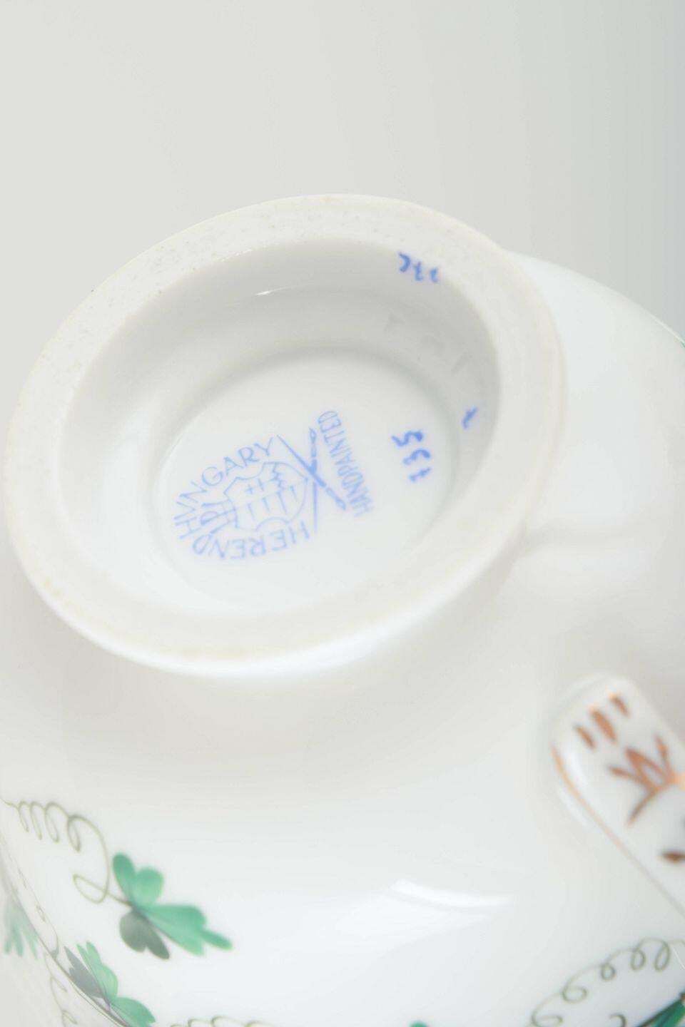 Herend, Hongrie. Service de 3 tasses à moka avec soucoupes en porcelaine, milieu du XXe siècle. photo Décoration