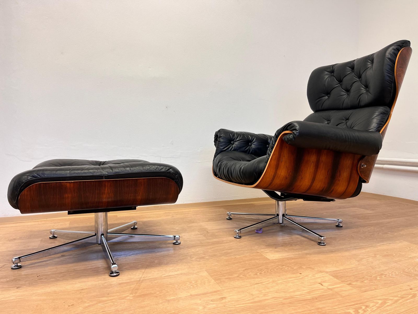 XL Bijzondere Gebogen Multiplex Lounge Chair en Ottoman in Palissander, ca. jaren 1960 photo vintage