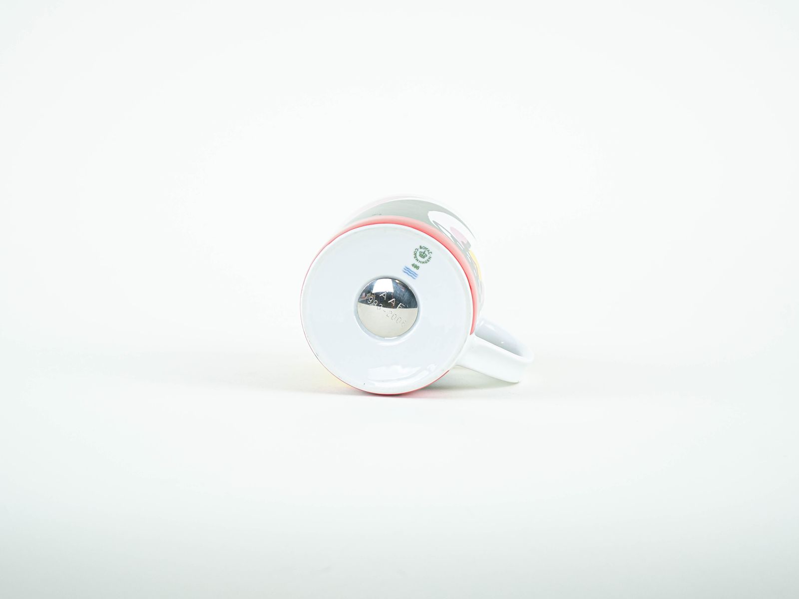 Mug en porcelaine, design danois, années 1990/2000, fabricant : Royal Copenhagen photo vinterior