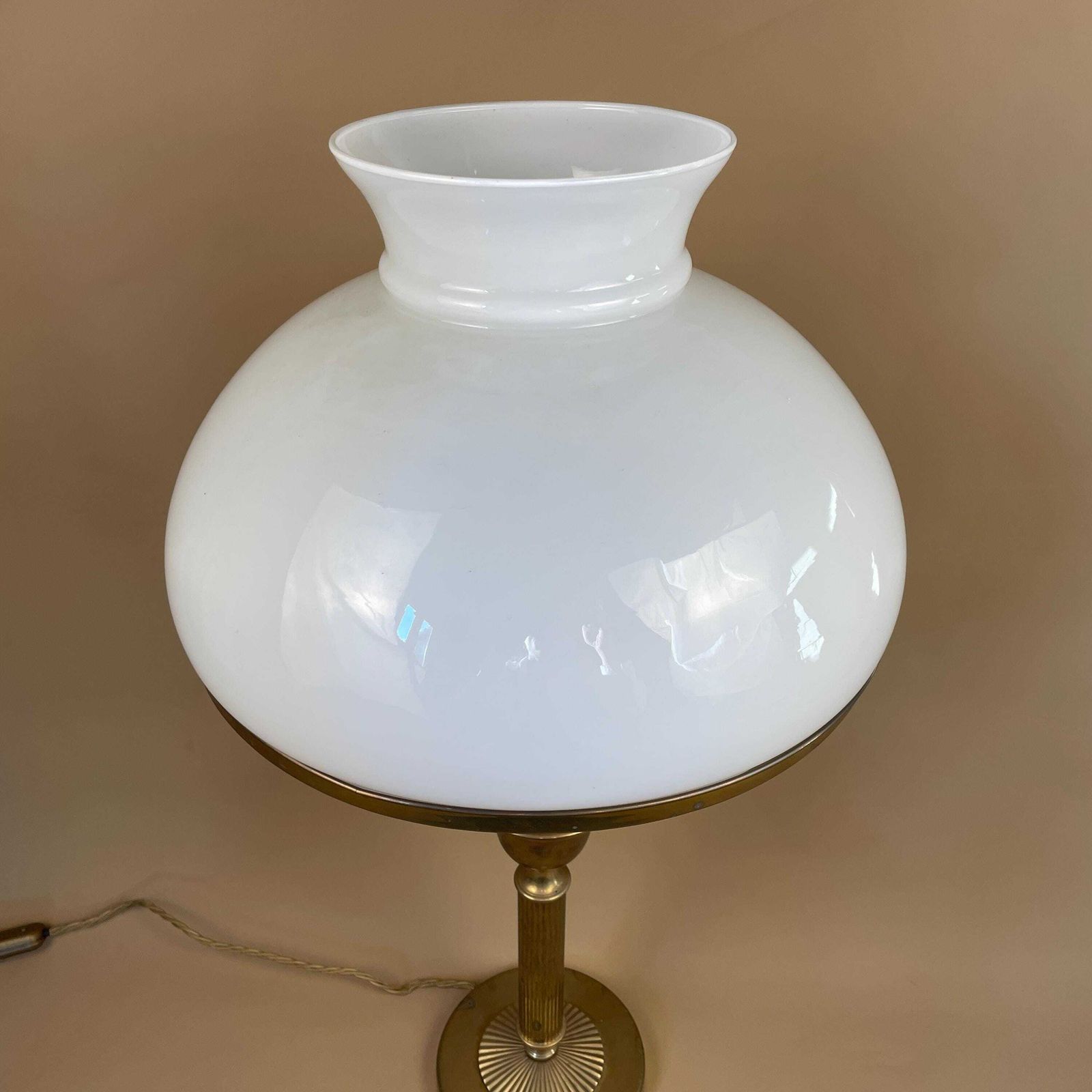 Antique Gold Brass Table Lamp White Glass Shade Light Desk Bedside Side Ornate Oil Lamp Style Large photo 125.0