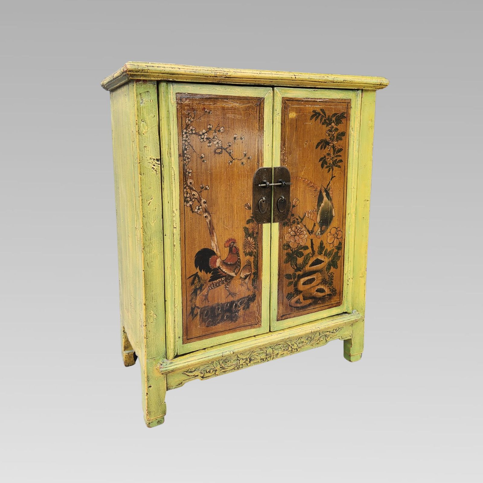 Fabulous Chinese Oriental Yellow Lacquer Chinoiserie Cupboard