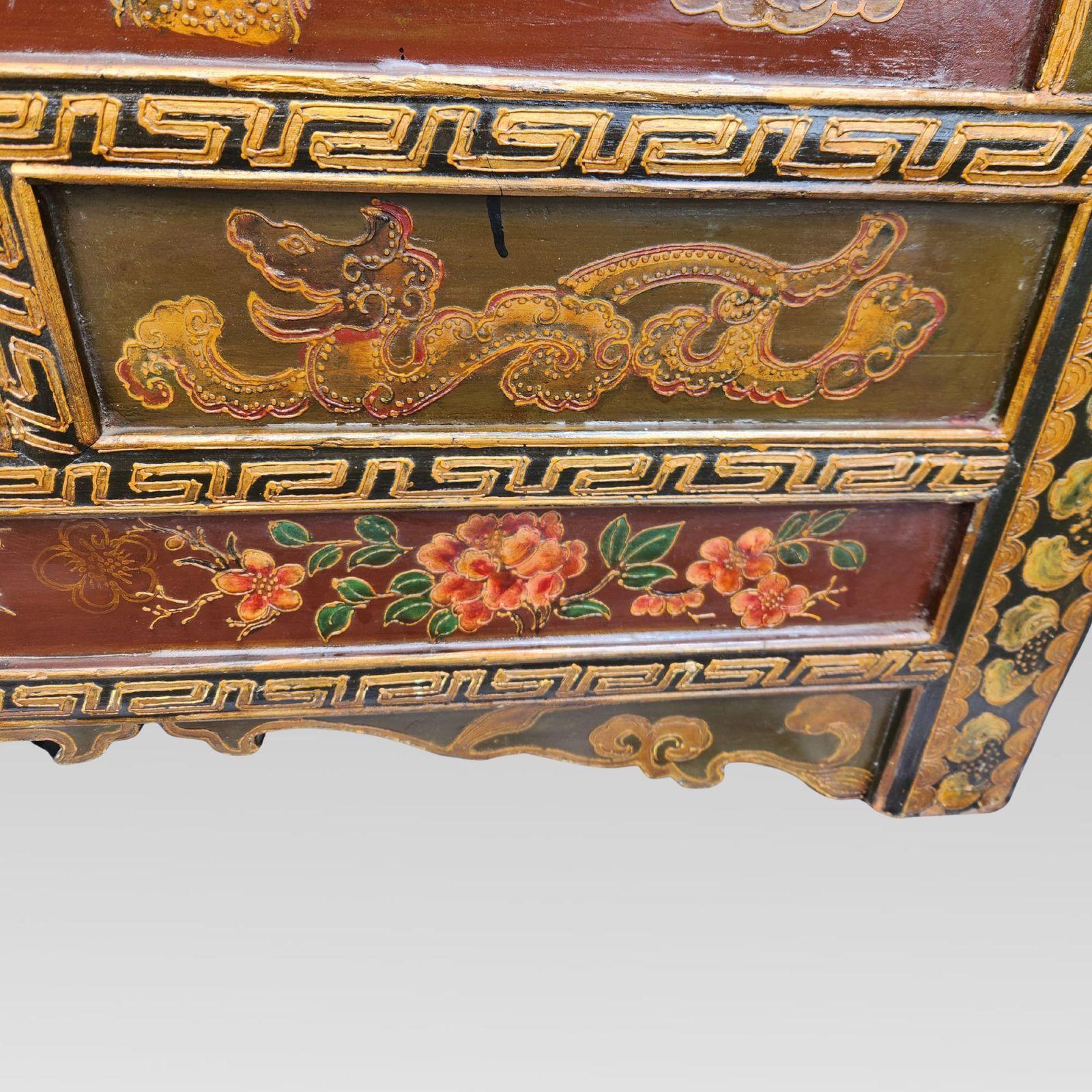 photo buy Exceptional Large Qing Dynasty Oriental Chinese Dragon Storage Chest