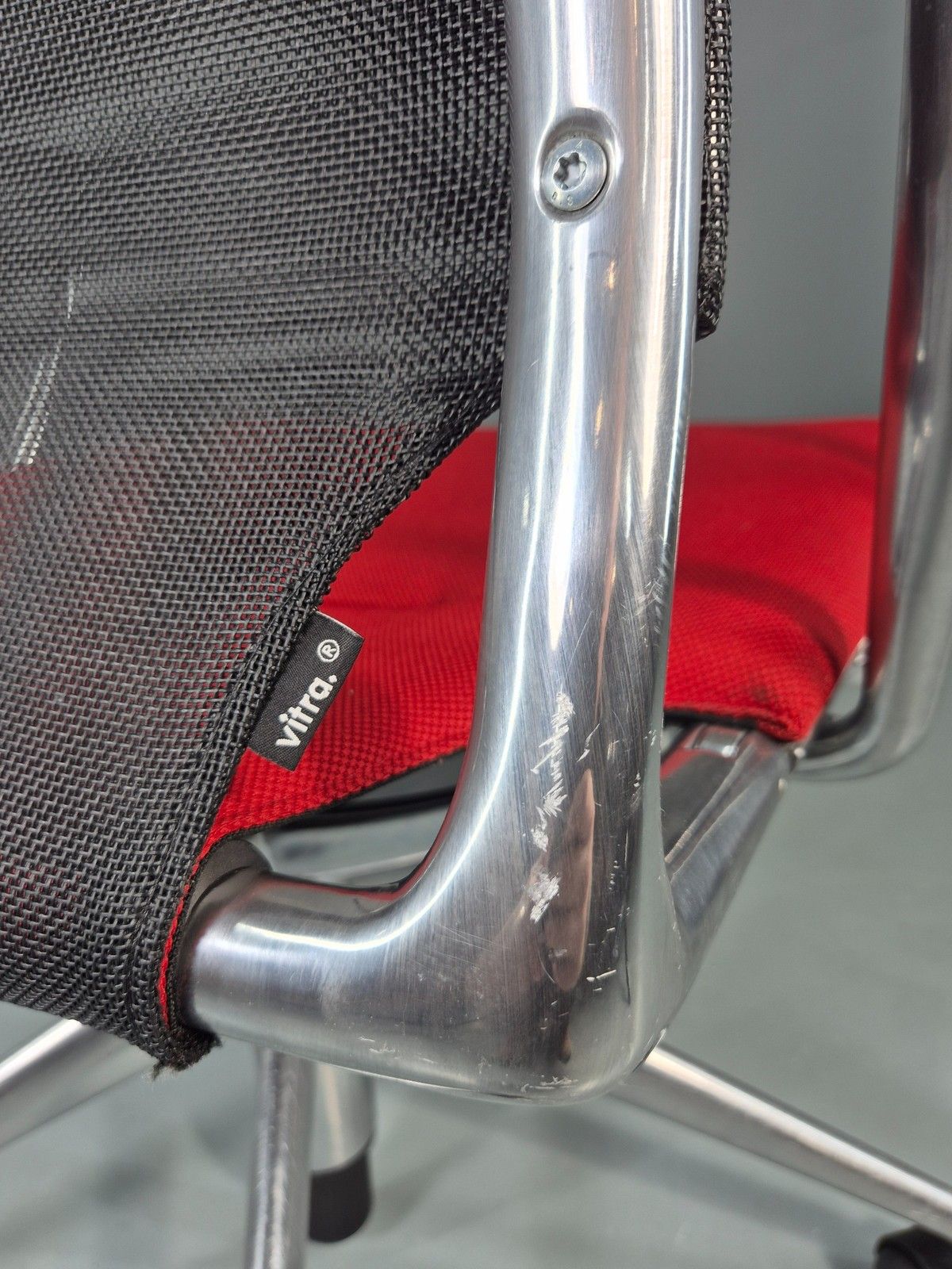 photo buy Vintage Vitra Media Office Chair Red And Black Eb12245