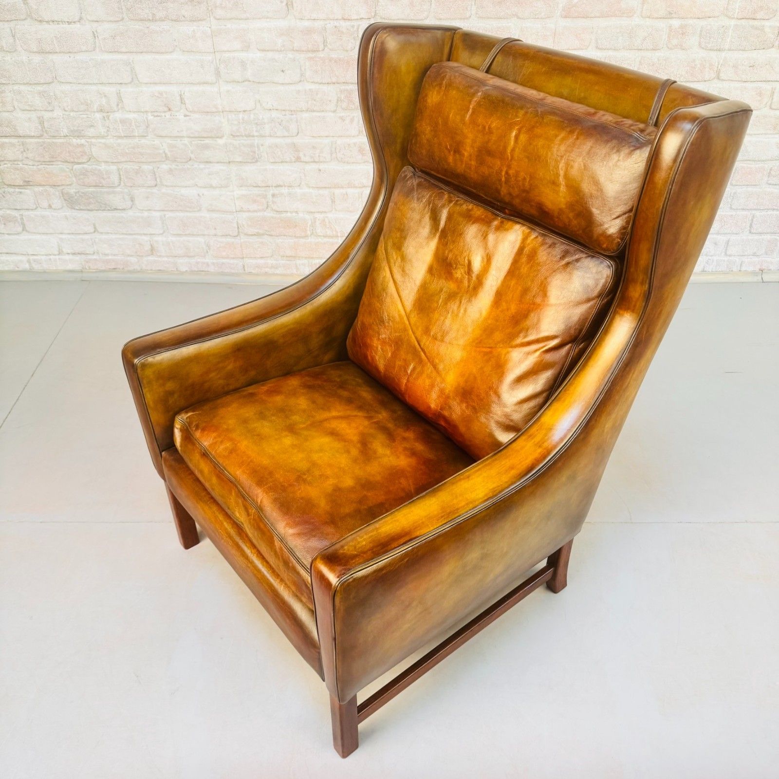 photo vinterior Vintage 1960s Fredrik Kayser Wingback Tan Leather Chair For Vatne Møbler