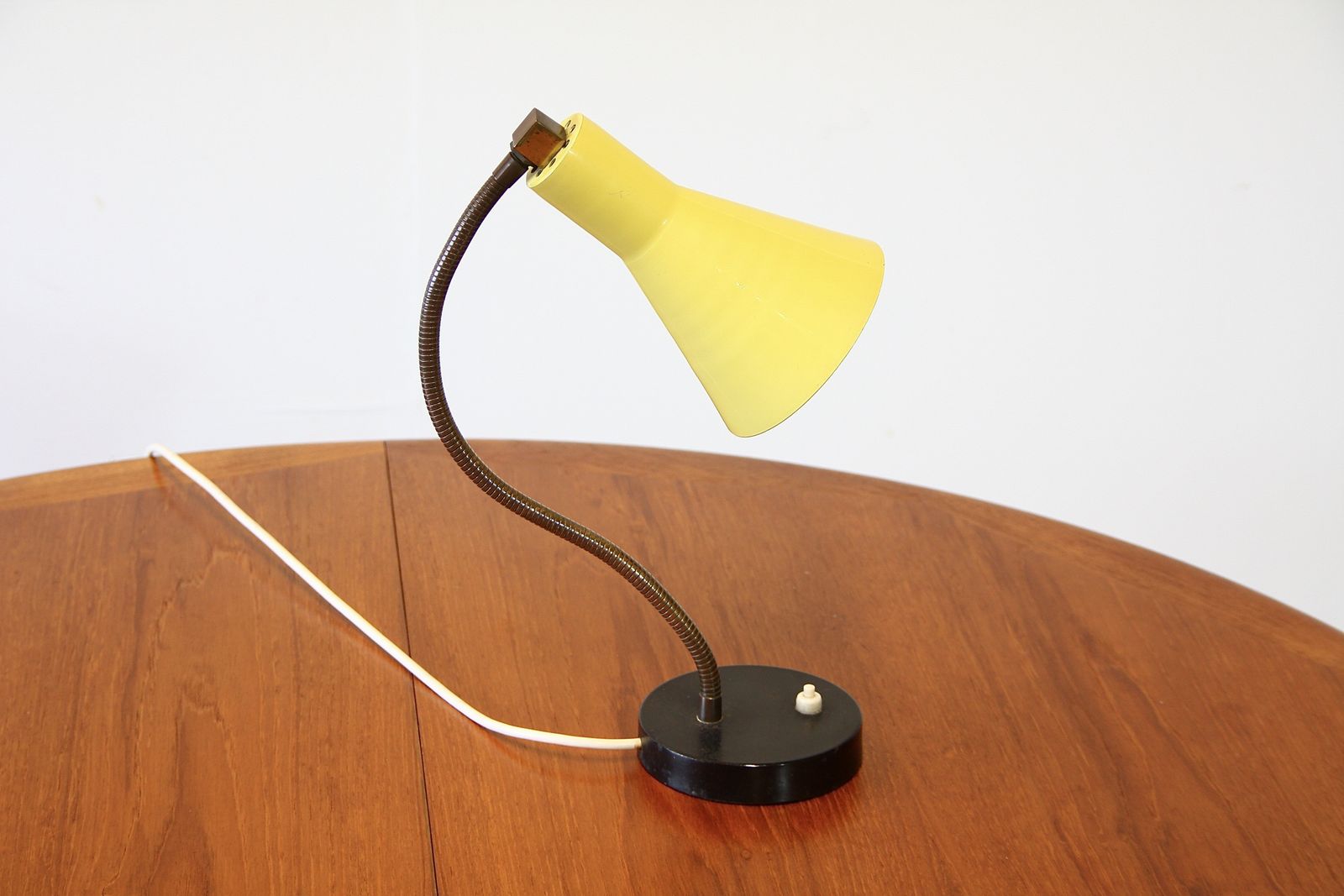 Mid Century Modern Yellow Gooseneck Lamp C.1960 photo 110.0