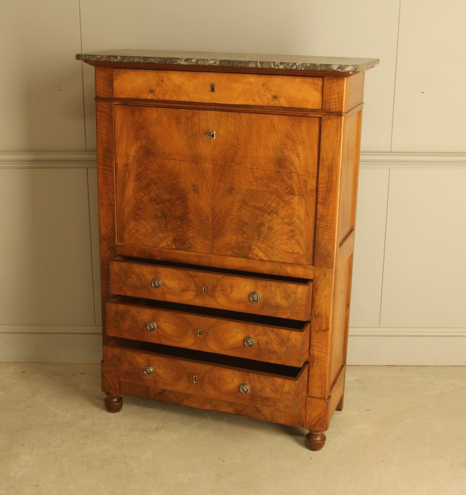 19th‑Century French Walnut Secretaire. photo vintage