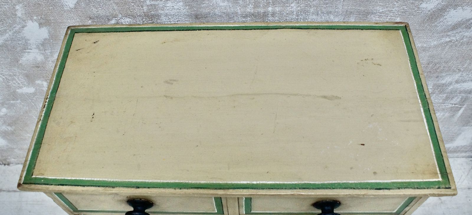 photo furniture Victorian Painted Chest Of Drawers