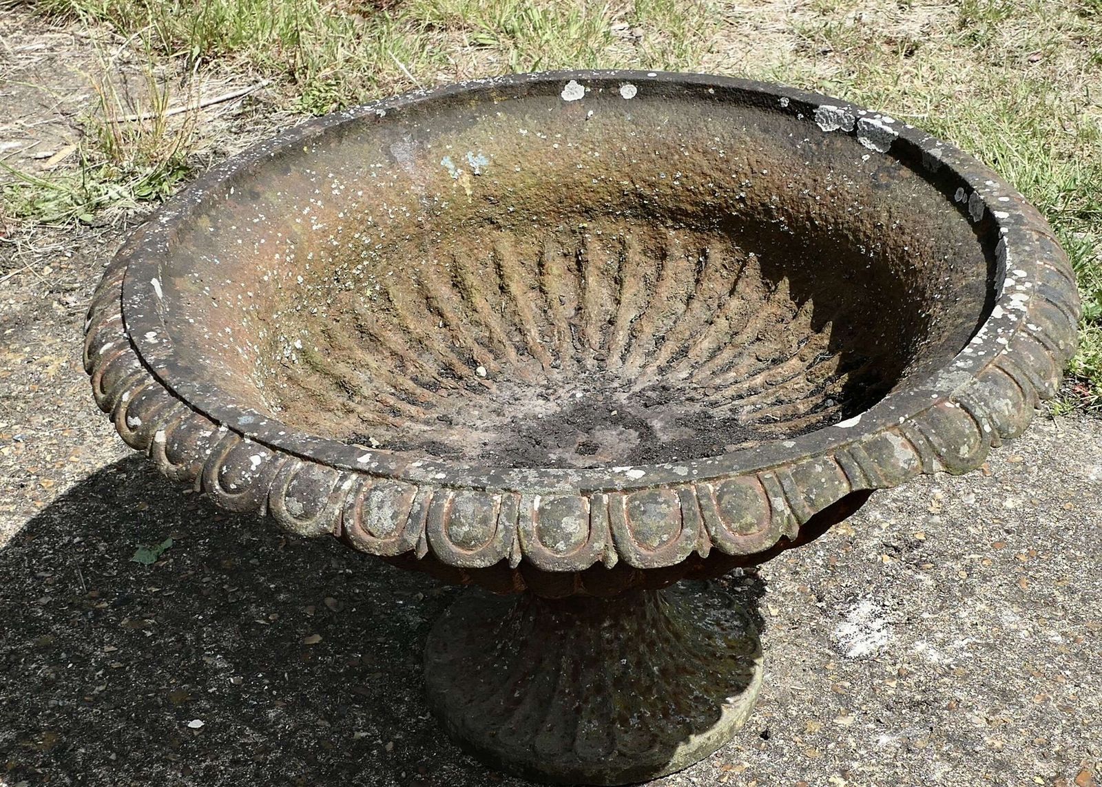 Large 19th Century Cast Iron Garden Urn, Garden Jardiniere photo 1800.0