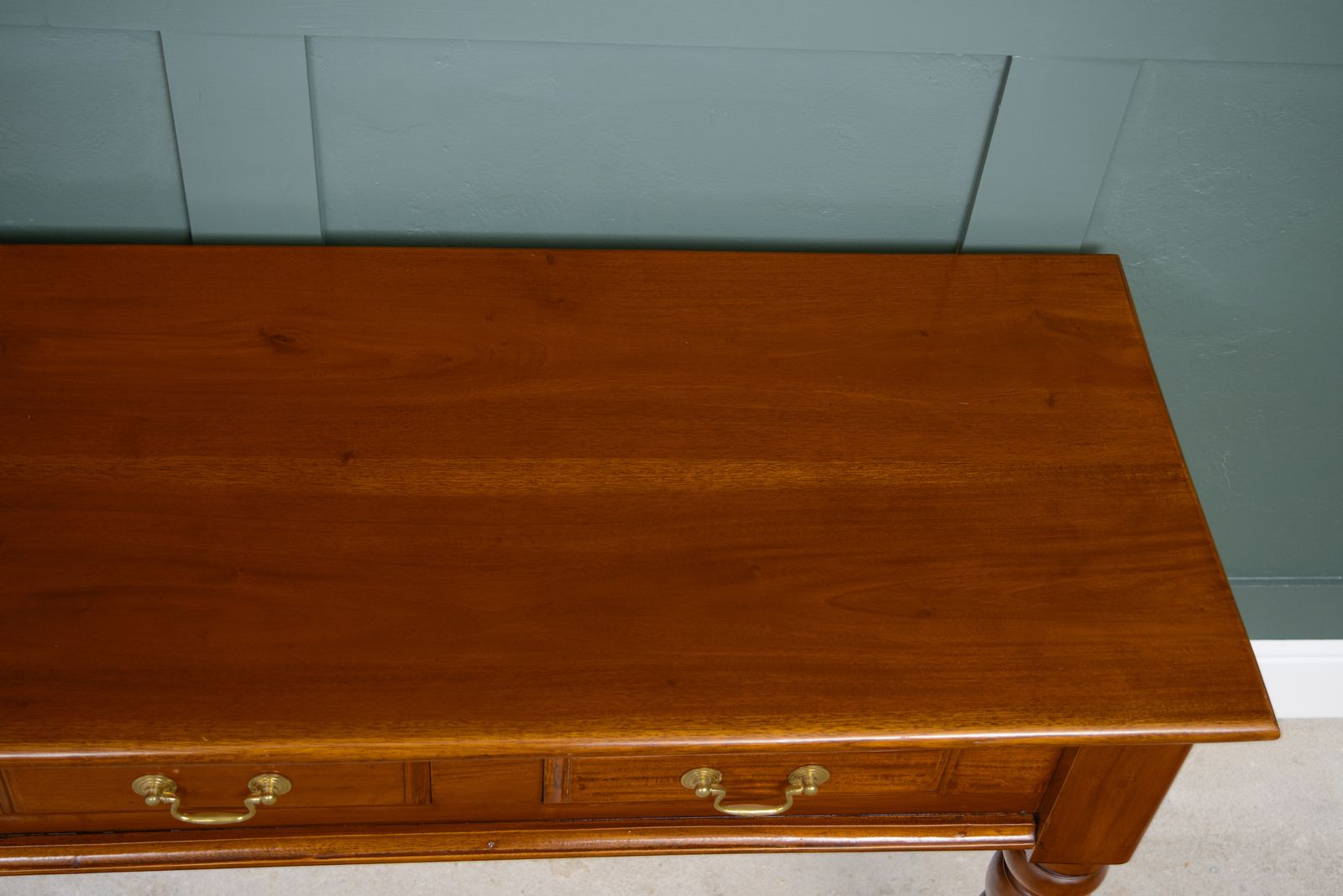 550.0 Antique Style Long Console  Hardwood Mahogany Finish photo
