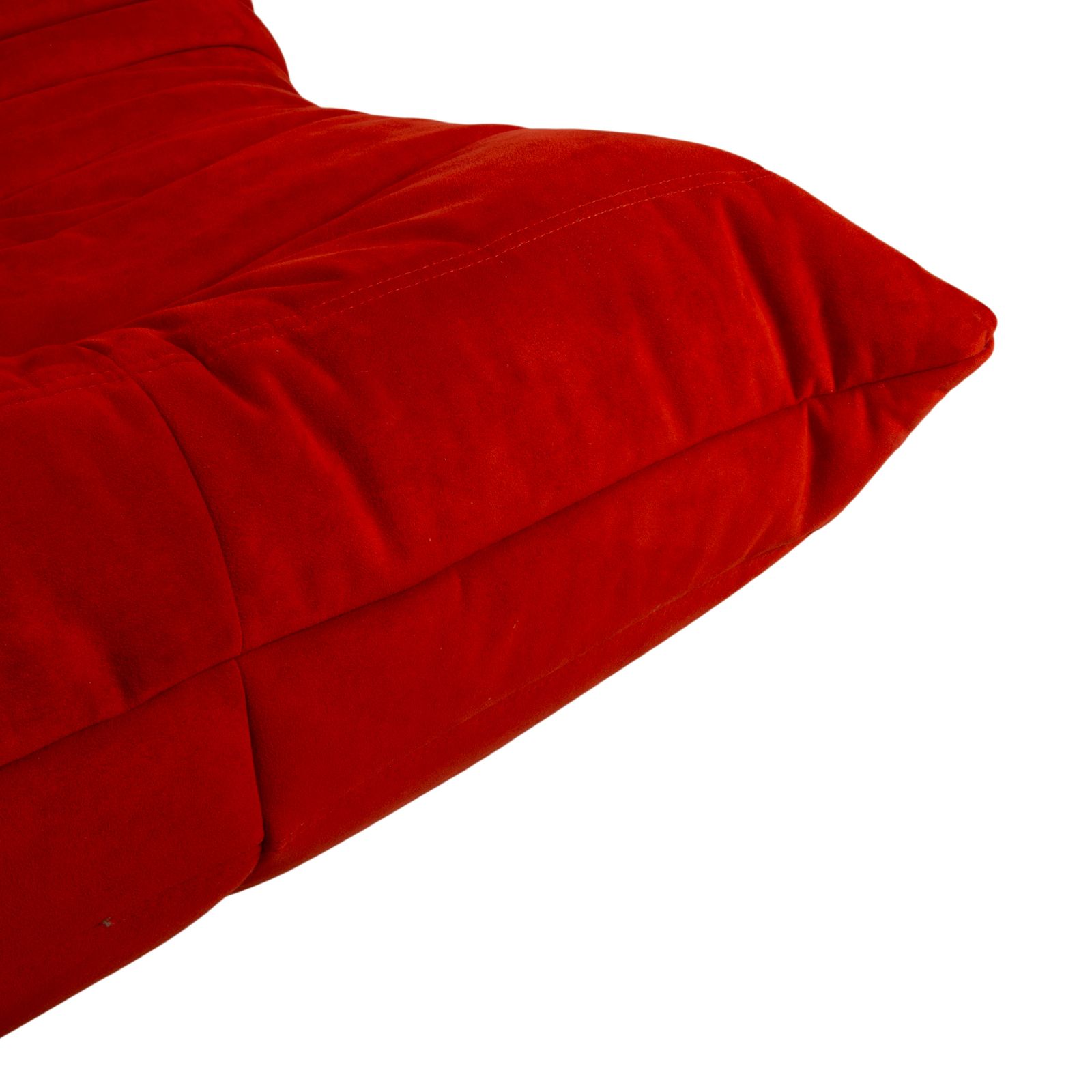 Canapé 2 places Ligne Roset Togo en tissu rouge photo Mobilier