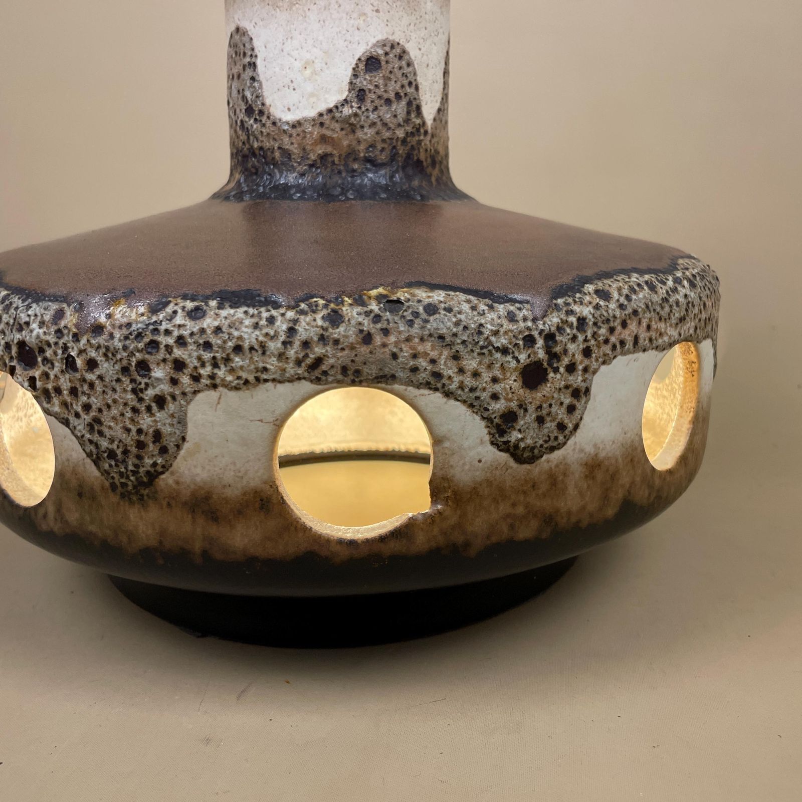 photo furniture Large Ceramic Patterned Brown Studio Pottery Lamp Bedside Table Light Vase Retro Cottage Natural Antique Pattern Handmade Dripped Glaze