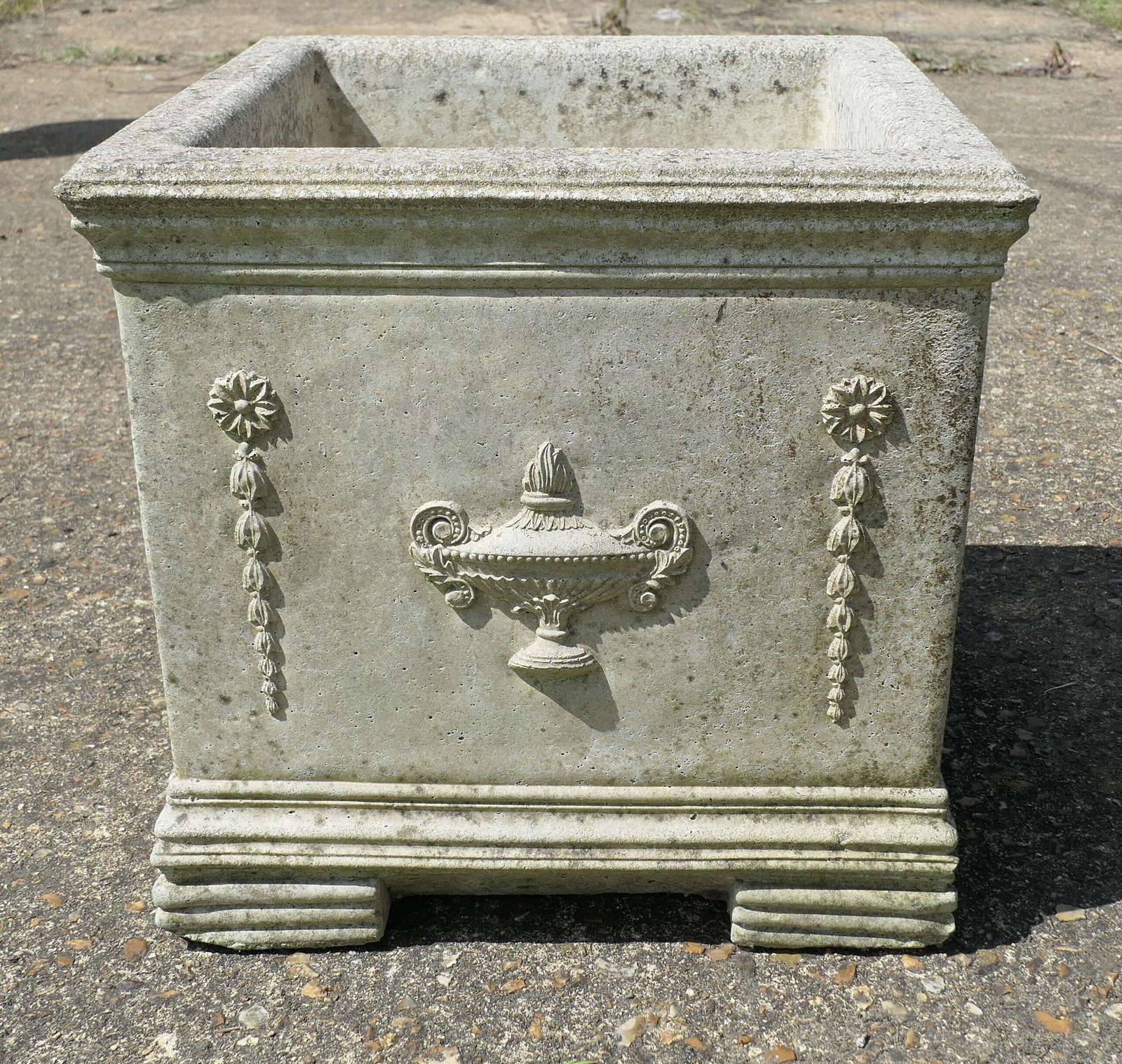 Well Weathered Large Square Garden Planter This Is A Good Piece It Is Set On Chunky Feet