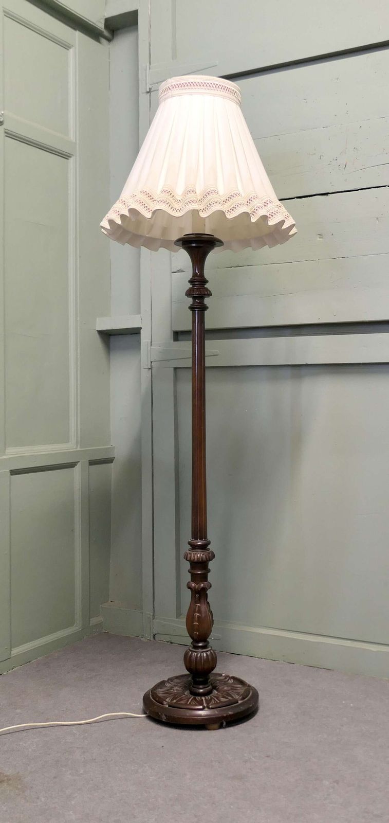 Carved Edwardian Floor Lamp, Standard Lamp A Very Attractive Piece Carved And Turned In photo furniture