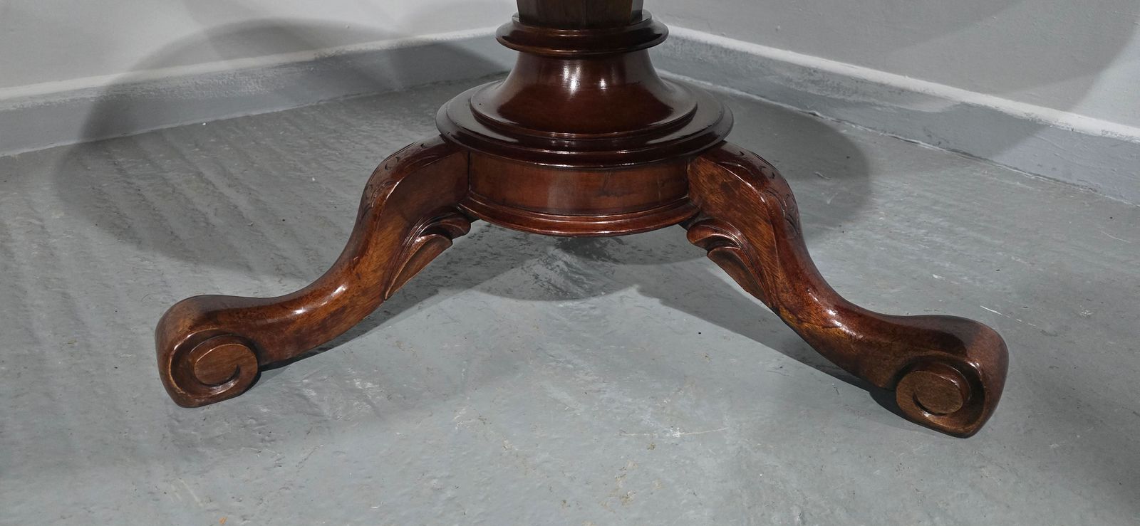 Victorian Oval Coffee Table photo vinterior