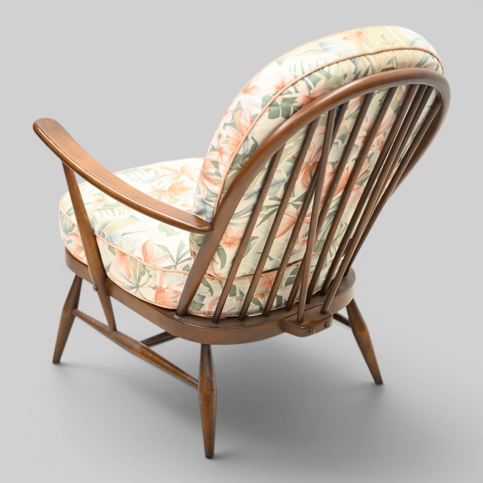 Ercol Windsor Easy Chair Model 203 1970s Gold Label Good Webbing Free Delivery photo Furniture