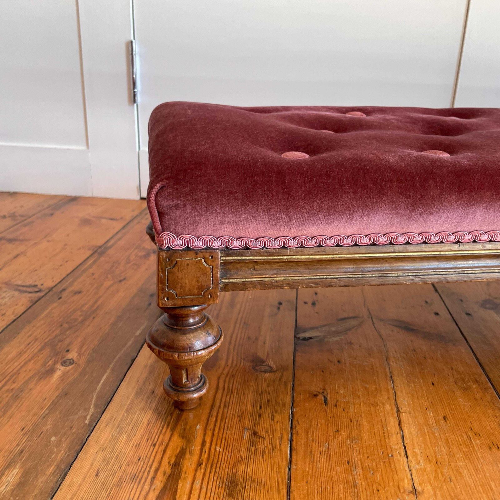Vintage Velvet Footstool Ottoman Bench Pink Tufted Wooden Long Upholstered Stool Seat Turned Legs photo vinterior