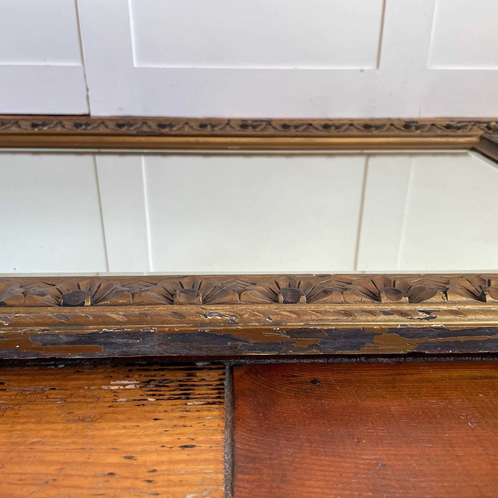 photo vintage Gold Floral Wooden Mirror Large Vintage Carved Wall Mirror Ornate Rectangular Frame Indian Style Entryway Lounge Accent