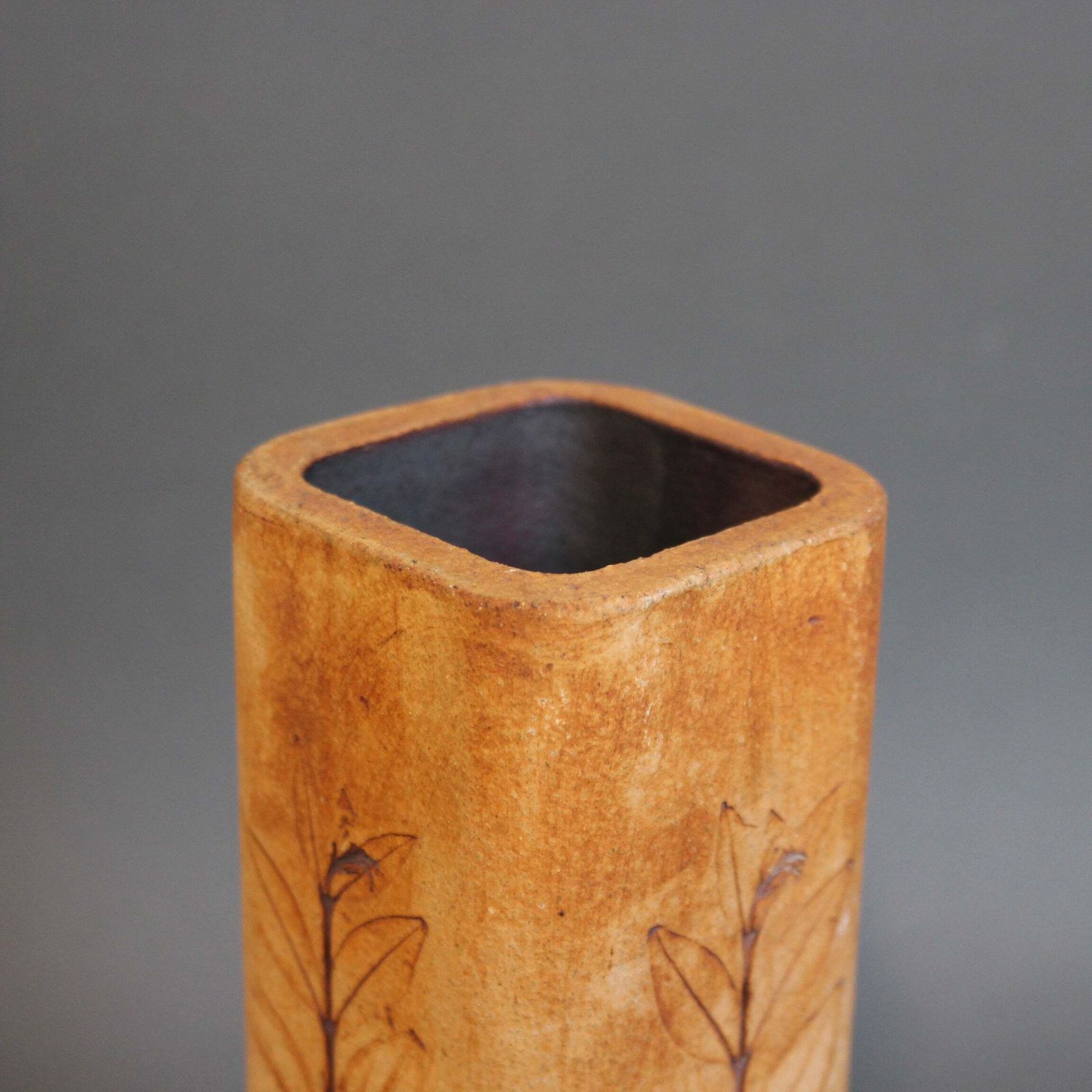 photo vintage French Stoneware Vase By Raymonde Leduc (Circa 1960s 70s)