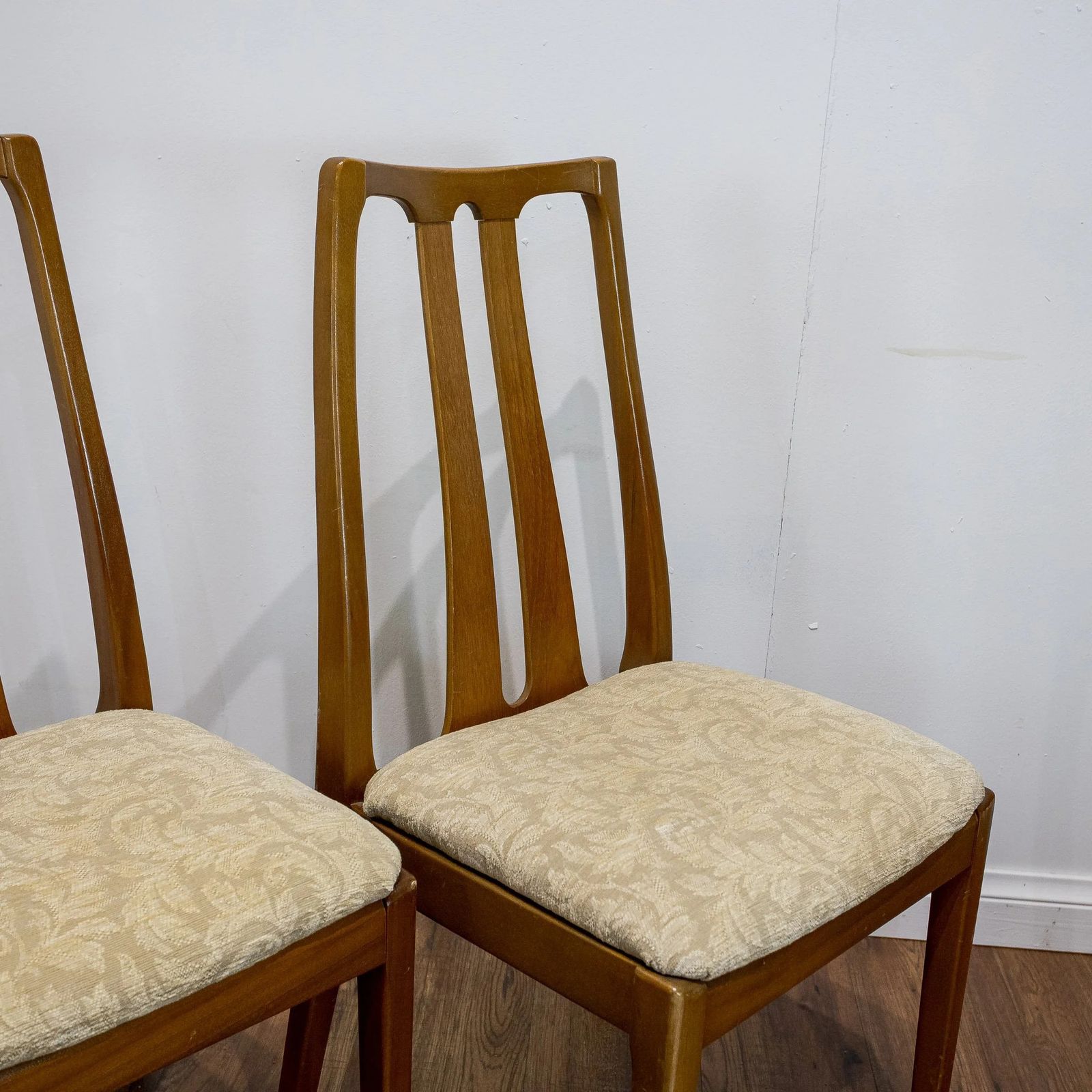 photo vintage Nathan Teak Oval Extending Dining Table And 4 Chairs