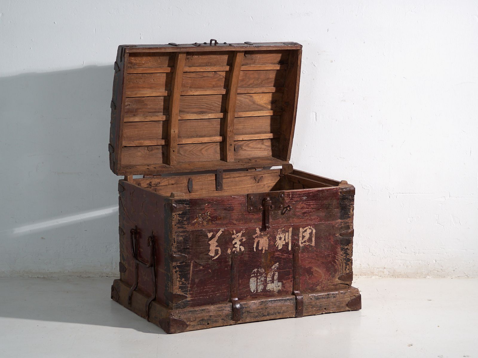 Antique Iron Reinforced Trunk In Pine Wood – China, Circa 1900 photo vinterior